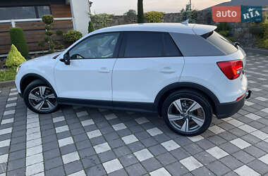 Внедорожник / Кроссовер Audi Q2 2017 в 