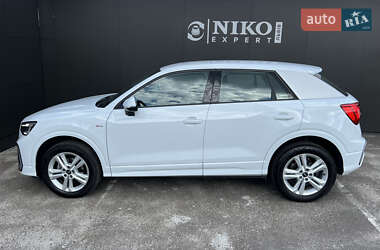 Позашляховик / Кросовер Audi Q2 2023 в 