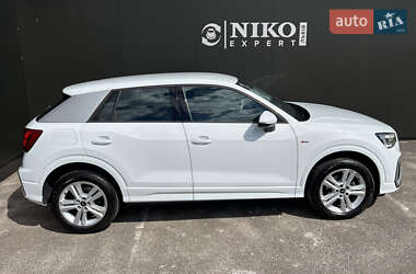 Позашляховик / Кросовер Audi Q2 2023 в 