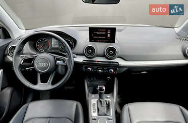 Позашляховик / Кросовер Audi Q2 2023 в 