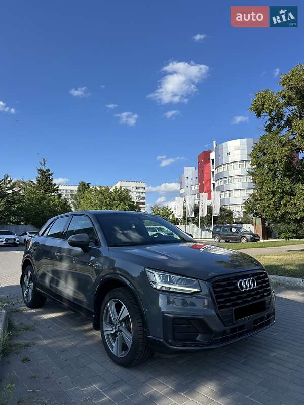 Позашляховик / Кросовер Audi Q2 2017 в Києві