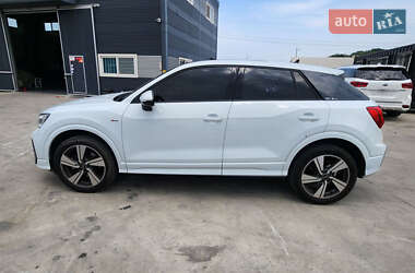 Внедорожник / Кроссовер Audi Q2 2022 в 
