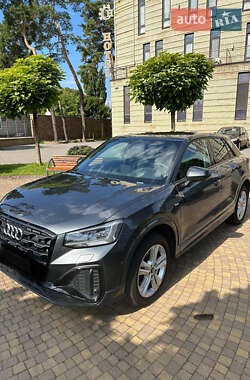 Позашляховик / Кросовер Audi Q2 2021 в 