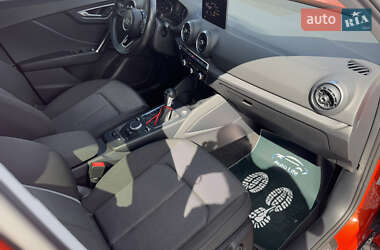Внедорожник / Кроссовер Audi Q2 2016 в 