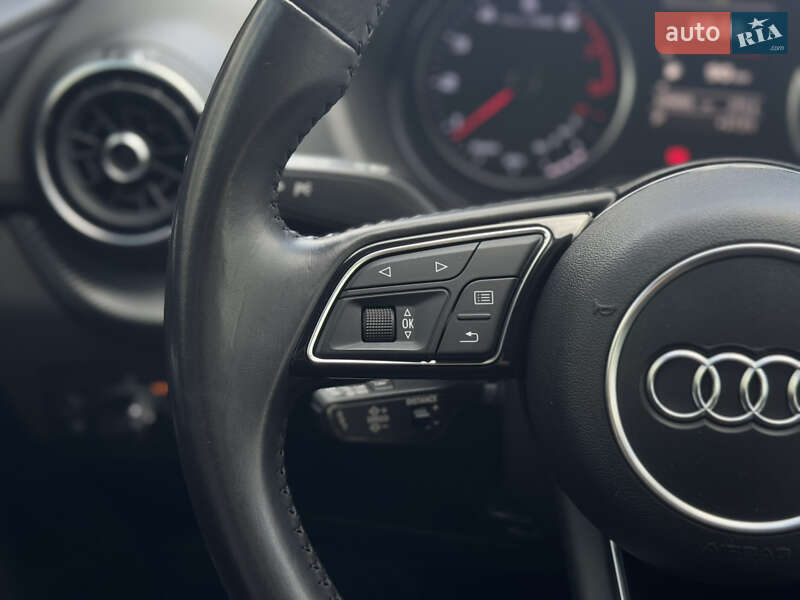 Позашляховик / Кросовер Audi Q2 2016 в Мукачевому
