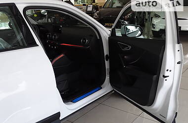Внедорожник / Кроссовер Audi Q2L e-tron 2021 в Киеве