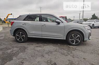 Позашляховик / Кросовер Audi Q2L e-tron 2022 в 
