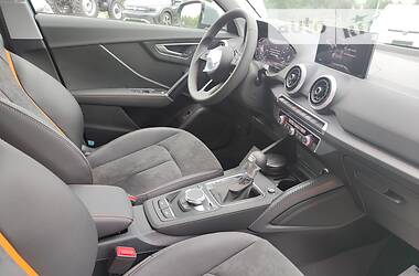 Позашляховик / Кросовер Audi Q2L e-tron 2022 в 