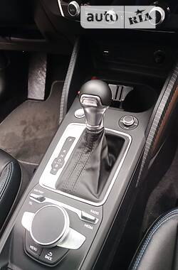 Позашляховик / Кросовер Audi Q2L e-tron 2021 в Кам'янському