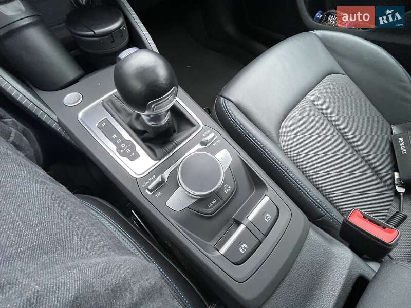 Позашляховик / Кросовер Audi Q2L e-tron 2021 в Одесі