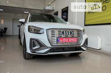 Внедорожник / Кроссовер Audi Q2L e-tron 2022 в Киеве