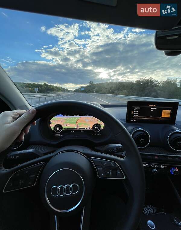 Позашляховик / Кросовер Audi Q2L e-tron 2021 в Полтаві