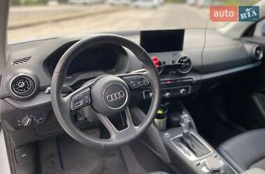 Внедорожник / Кроссовер Audi Q2L e-tron 2021 в 
