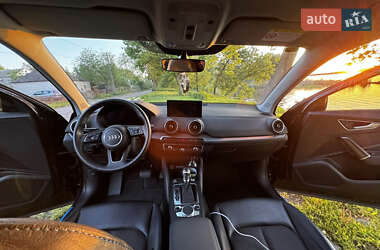 Внедорожник / Кроссовер Audi Q2L e-tron 2021 в 