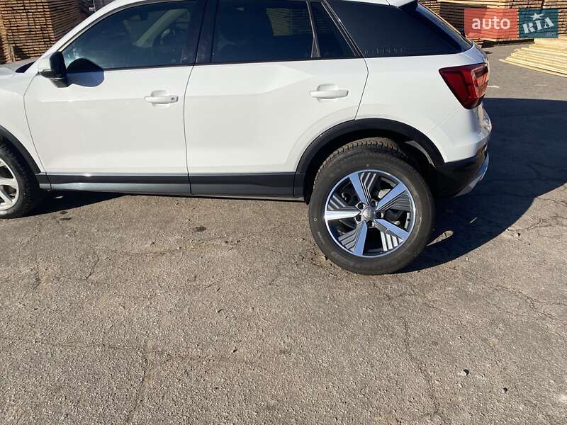 Внедорожник / Кроссовер Audi Q2L e-tron 2021 в Днепре