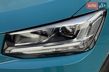 Позашляховик / Кросовер Audi Q2L e-tron 2021 в 