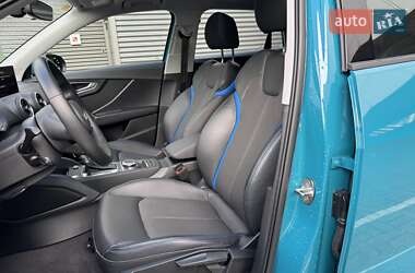 Позашляховик / Кросовер Audi Q2L e-tron 2021 в 