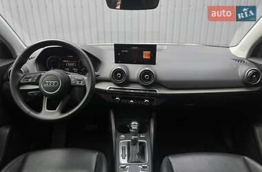 Внедорожник / Кроссовер Audi Q2L e-tron 2021 в 