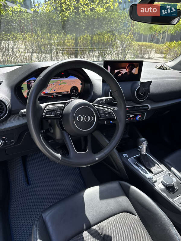Внедорожник / Кроссовер Audi Q2L e-tron 2021 в Киеве