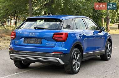 Позашляховик / Кросовер Audi Q2L e-tron 2021 в 