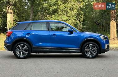 Позашляховик / Кросовер Audi Q2L e-tron 2021 в 