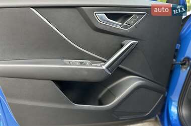 Позашляховик / Кросовер Audi Q2L e-tron 2021 в 