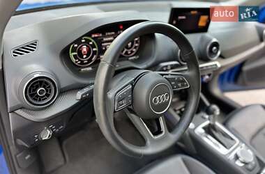 Позашляховик / Кросовер Audi Q2L e-tron 2021 в 