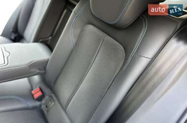 Позашляховик / Кросовер Audi Q2L e-tron 2021 в 