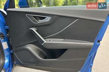 Позашляховик / Кросовер Audi Q2L e-tron 2021 в 