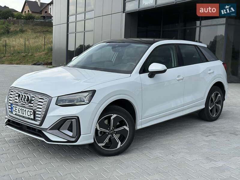 Позашляховик / Кросовер Audi Q2L e-tron 2022 в 