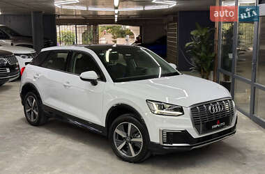 Позашляховик / Кросовер Audi Q2L e-tron 2021 в 