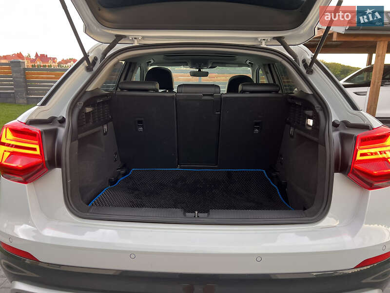 Позашляховик / Кросовер Audi Q2L e-tron 2021 в Тернополі