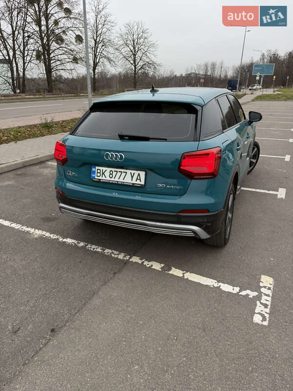 Внедорожник / Кроссовер Audi Q2L e-tron 2022 в Ровно