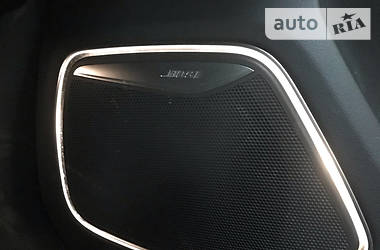 Позашляховик / Кросовер Audi Q3 2017 в 