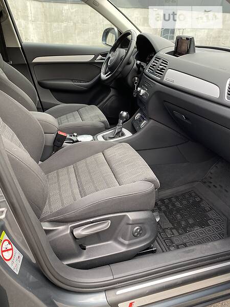 Позашляховик / Кросовер Audi Q3 2013 в Києві