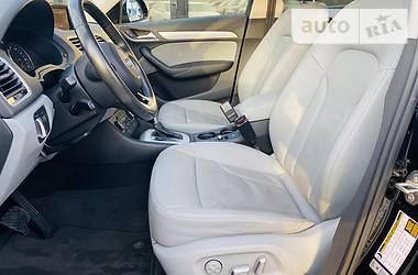 Позашляховик / Кросовер Audi Q3 2017 в 