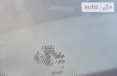 Позашляховик / Кросовер Audi Q3 2015 в 