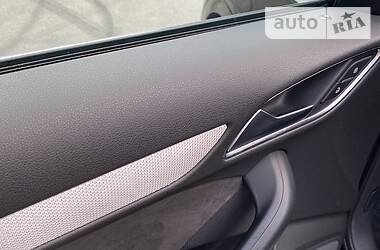 Позашляховик / Кросовер Audi Q3 2015 в 