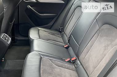 Позашляховик / Кросовер Audi Q3 2015 в 