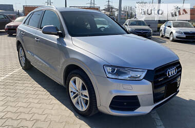 Позашляховик / Кросовер Audi Q3 2016 в 
