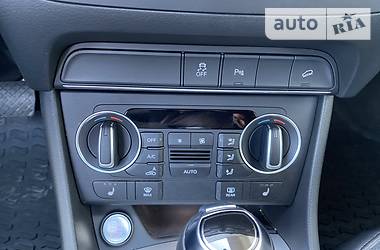 Позашляховик / Кросовер Audi Q3 2016 в 