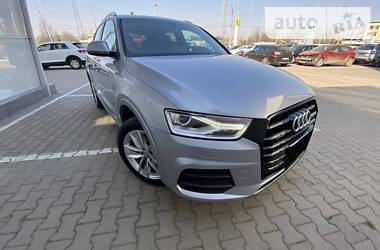 Позашляховик / Кросовер Audi Q3 2016 в 