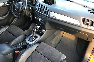Позашляховик / Кросовер Audi Q3 2012 в 