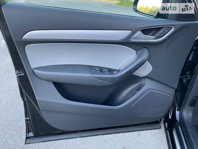 Позашляховик / Кросовер Audi Q3 2017 в Києві