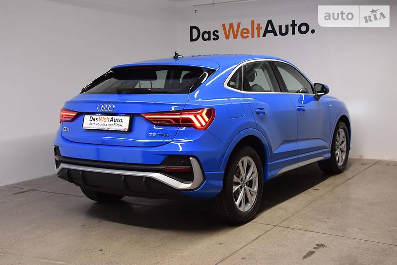 Позашляховик / Кросовер Audi Q3 2020 в Чернівцях
