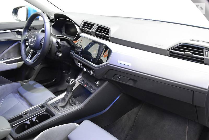Позашляховик / Кросовер Audi Q3 2020 в Чернівцях