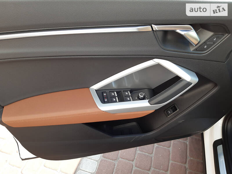 Внедорожник / Кроссовер Audi Q3 2020 в Хмельницком