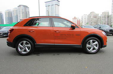 Внедорожник / Кроссовер Audi Q3 2020 в Киеве