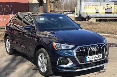 Позашляховик / Кросовер Audi Q3 2019 в Дніпрі