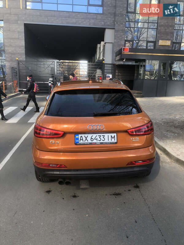 Внедорожник / Кроссовер Audi Q3 2011 в Киеве